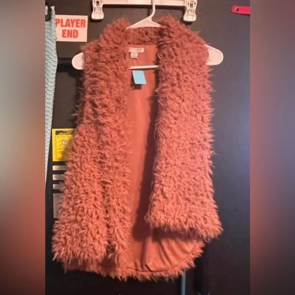 Fuzzy Pink Vest - Picture 1 of 1